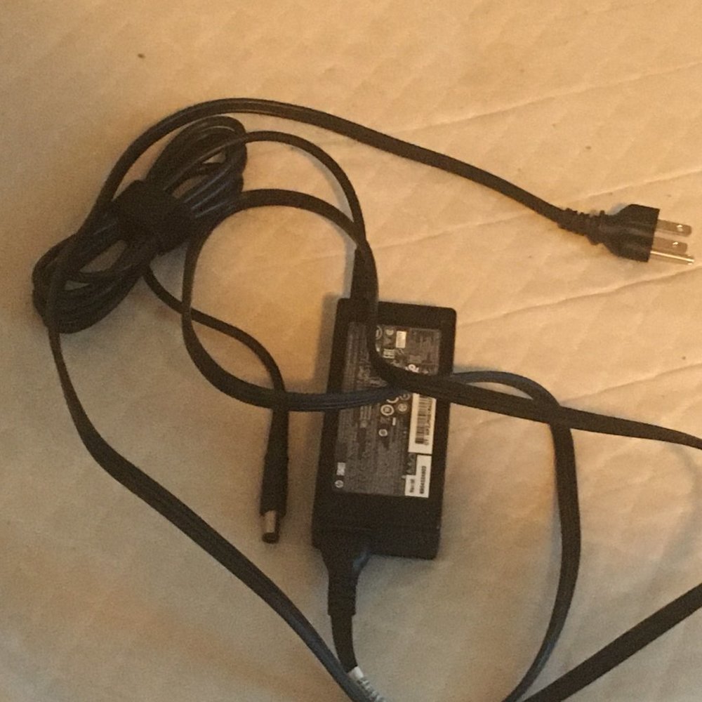HP 65W Power Adapter TPC-LA58
